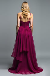 Dunkelviolettes Spaghettiträger A-Linie Langes Hochzeitsgastkleid mit Rüschen